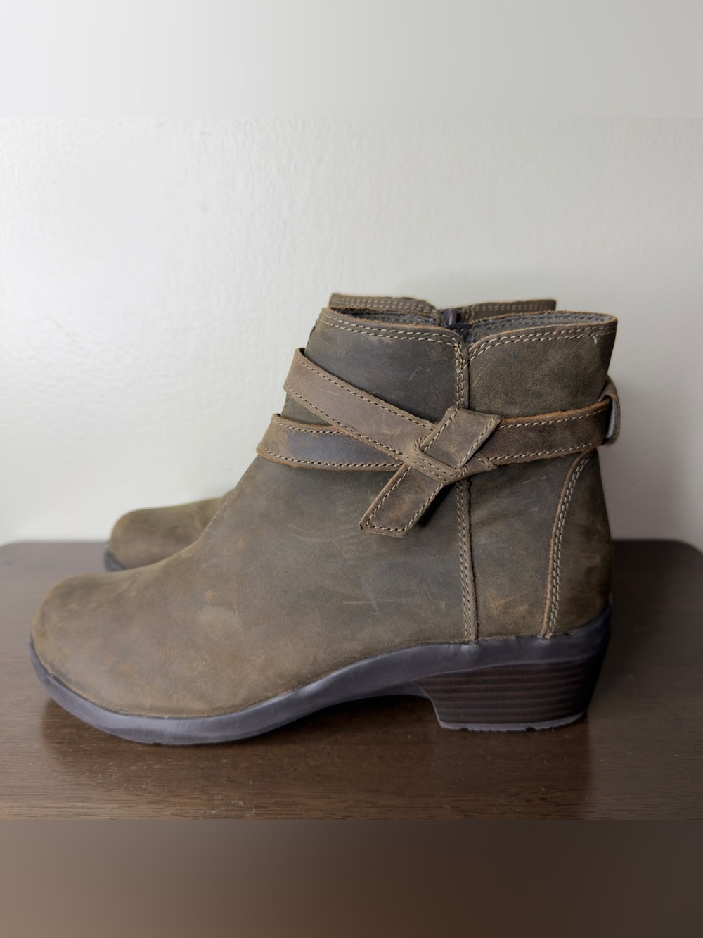 Clark's Angie Spice Brown Leather Ankle Boots Sz 7.5 womens